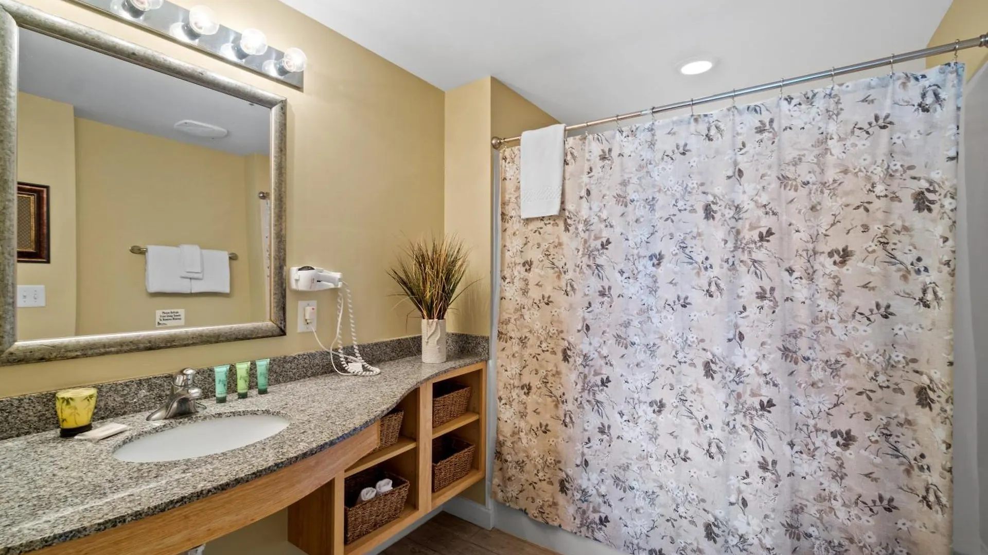 Holiday home Splash Beach Resort #1503-E By Book That Condo Panama City Beach United States